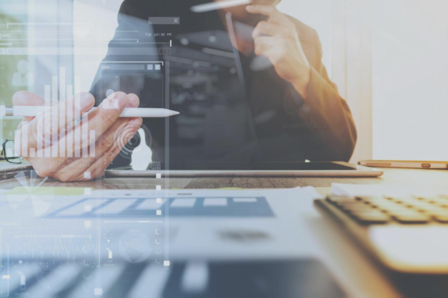 Team durante sessione di revisione audit SEO